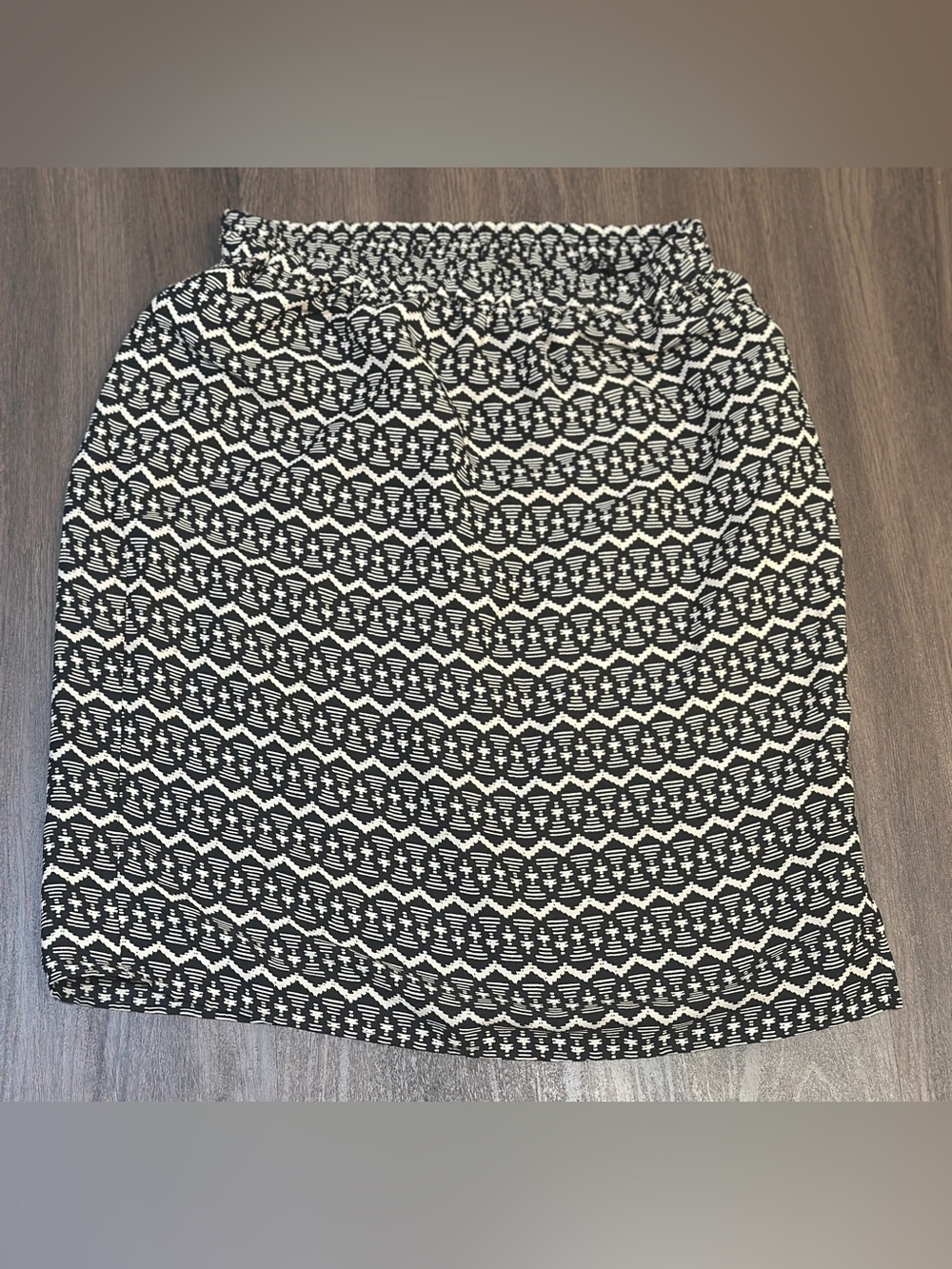 Black White Geometric Print Stretch Pull-On Mini Skirt Size Small - Picture 2 of 7